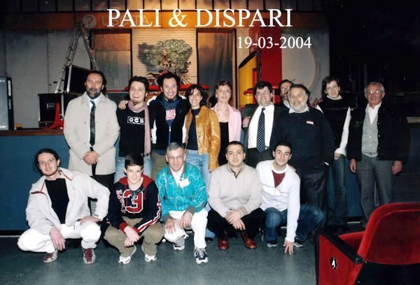 Alcuni volontari dell'auditorium con i ""Pali e dispari"