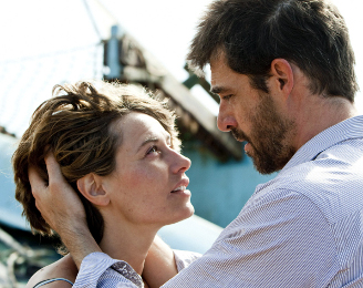 Hereafter - Cécile de France, Bryce Dallas Howard