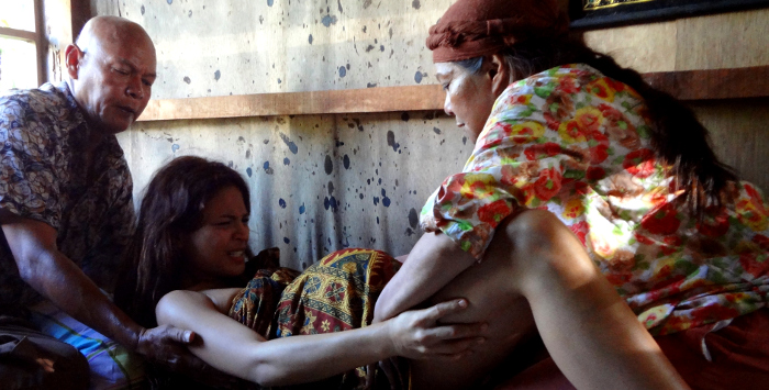 Sinapupunan (Thy Womb) - di Brillante Mendoza